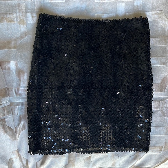 NEW WOT ASOS black sequin mini skirt - Picture 2 of 4